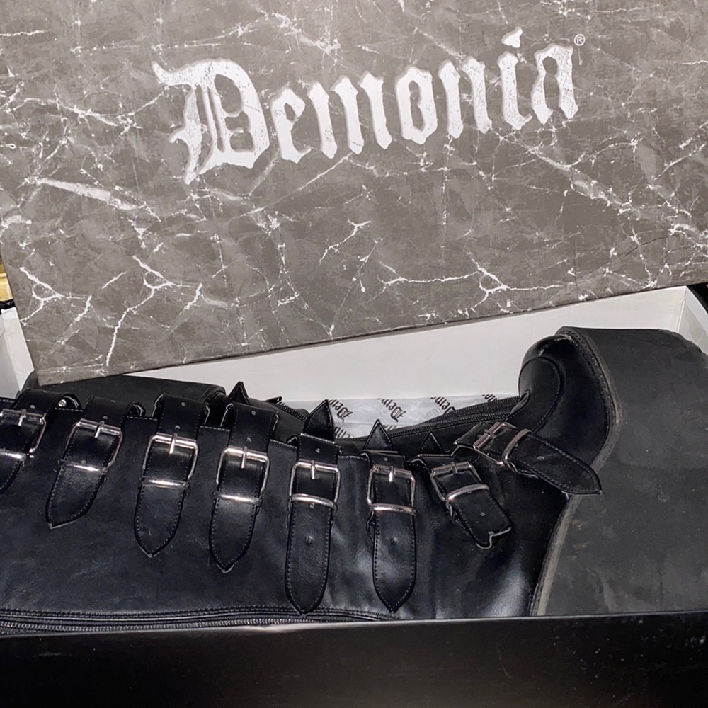 Size 10 Demonia Swing 815